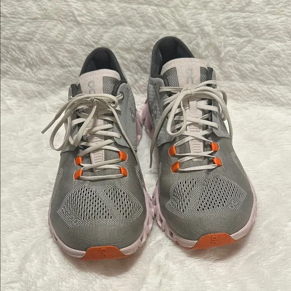 On Running Gray and Pink Sneakers - Picture 3 of 5